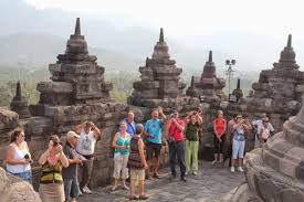 Artinya cukai rokok masih menjadi penyumbang tertinggi pendapatan bea dan cukai di tanah air. Tahun Ini Pariwisata Diproyeksi Jadi Penyumbang Devisa Tertinggi Ekonomi Bisnis Com