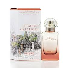J'ai composé un parfum tissé de ses mémoires, des arbres et des fleurs qui s'y sont succédés et de la nature qui y perdure encor. Amazon Com Hermes Un Jardin Sur La Lagune Unisex 1 6 Oz Edt Spray Hermes Beauty