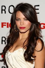 Light brown hair with side bangs: Long Sultry Brunette With Casual Soft Twists Jenna Dewan S Hairstyles Hairstyles Weekly