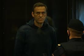 На этой неделе алексей навальный был этапирован в исправительную колонию владимирской области. Alekseya Navalnogo Otpravlyayut V Koloniyu Eto Demonstraciya Slabosti