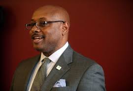 After more than 4 years at the helm, Chicago Housing Authority boss resigns  abruptly but will stay