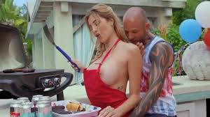 Busty Latina stunner seduced during outdoor BBQ party by pool - SexVid.xxx
