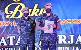 Pdrm mempunyai lapan jabatan iaitu jabatan siasatan jenayah, jabatan siasatan jenayah narkotik, jabatan keselamatan dalam negeri dan ketenteraman awam (kdn/ka), cawangan khas, jabatan siasatan jenayah komersil, jabatan pengurusan, pasukan petugas khas dan jabatan logistik. Bernama Aidilfitri Pdrm Siap Sedia Laksana Sop Periksa Rumah Ke Rumah Seperti Tahun Lepas