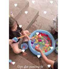 Mainan anak pancingan ikan putar kolam bebek fun magnetic fishing game kail pancing memancing. Jual Kolam Pancing Kolam Main Ikan Electric Aktifitas Mainan Anak Set Ember 2 Pcs Online Maret 2021 Blibli