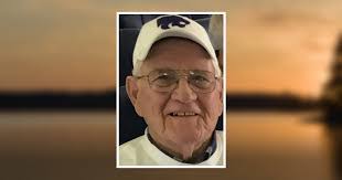 Kim Pickett's Instagram, Twitter & Facebook