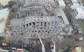 5.2 in hualian , taiwan , taiwan. Over 100 Missing 14 Dead As Strong Quake Rattles Taiwan
