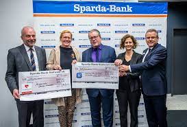 Das unternehmensleitbild „freundlich & fair und die strikte ausrichtung an den kundeninteressen sorgen für einen anhaltenden neukundenzuwachs. Die Sparda Bank Stiftung Hilft Im Saarland Saarnews
