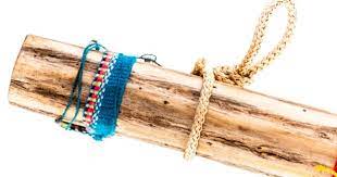 Fabriquer un récupérateur d'eau de pluie, c'est un vachement bon moyen de ne pas utiliser d'eau potable inutilement (nettoyage des sols, arrosage des plantes, etc.). Fabriquer Un Baton De Pluie Activites Musicales Pour Enfants Educatout