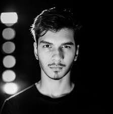 Enrique Neyra's Instagram, Twitter & Facebook