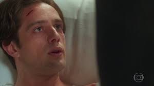 Danilo planeja fugir com Julia