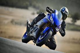 Yamaha reserves the right to vary the ride away price at any time. 2019 Yamaha Yzf R3 Unveiled