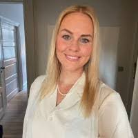 Daniel Bartu's Instagram, Twitter & Facebook