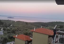 Εστίες φωτιάς έχουν προκαλέσει οι κεραυνοί που έπεσαν στη χαλκιδική, με την φωτιά βρίσκεται σε εξέλιξη φωτιά στο πρώτο πόδι της χαλκιδικής και συγκεκριμένα στο δάσος της φούρκας. Ameris Si8wnia