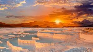 Pamukkale is in inland southeastern aegean turkey. Die Kalksinterterrassen Von Pamukkale In Der Turkei Eine Atemberaubende Naturschonheit Tui Com Reiseblog