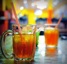 Kisah ini tentang kesedihan hidup seorang yang bernama ali iatu air teh o ais di kedai pak dolah western mari kita baca kisahnya. Tabiat Minum Teh O Ais Penyebab Kegagalan Buah Pinggang