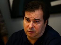 Una caravana en brasilia en apoyo a bolsonaro tras polémica renuncia de moro. Mp3cjo P2o Y M