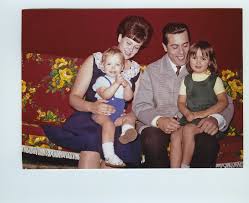 Vroeger lijkt 'n uur geleden · 2006. Ntr Ntr Documentaires De Gert Hermien Story