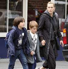 Casting directors had 'no idea' of daughter's famous roots titanic postcard signed 'love, jack' set to fetch. She Taught Her Daughter To Love Her Body And 9 More Reasons Why We Adore Kate Winslet So Much