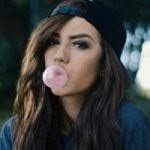 Rosalinda Rodela's Instagram, Twitter & Facebook