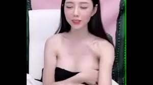 台灣直播主，打賭意外露點- XVIDEOS.COM