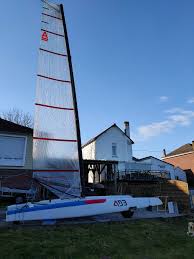 I drove a Taipan 4.9 from 2005 to a few years ago. Am new to the 2000  Auscat I bought recently. I am having trouble latching and un-latching the  hook