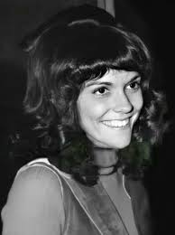 Happy Tunesday!! Cover of Smile with the fabulous Carlos!! 😁 A smile  always makes things better! 😄Hope you are smiling too! No rights to this  song except how much I love it!!