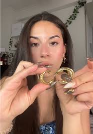 Joyas: Planteando el Debate entre Plateado y Dorado