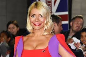 How did holly willoughby become a tv presenter? Holly Willoughby Doesn T Use Secret Enhancer To Boost Her Famous Boobs Daily Star