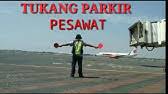Check spelling or type a new query. Syarat Jadi Tukang Parkir Pesawat Dan Berapa Sih Gaji Marshaller Pesawat Youtube