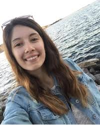 Stephanie Simoes's Instagram, Twitter & Facebook