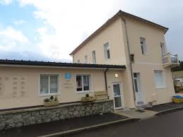 Nous sommes venus par hasard dans ce petit restaurant, petite carte, plats faits maison, accueil très sympathique, prix raisonnables. Se Soigner