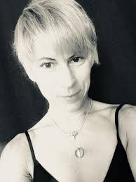 Hej mina deltagare och vänner, Ikväll är det sista yogapass i mitt studio😊  På grund av att jag fått en ny tjänst från och med första oktober måste jag  upphöra med min