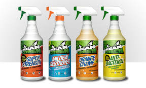 There is not a strong smell. Mean Green Cleaner