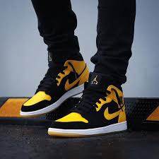 Jordan 1 Mid Se White Hyper Royal Black Smoke Grey Men S Shoe Air Jordan 1 Mid New Love 2017 Release Sneakers Men Fashion Sneakers Fashion Sneakers Men