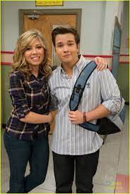 The season features carly shay, sam puckett and freddie benson as their own web show icarly is becoming more popular worldwide. Icarly Igoodbye Stills 02 Icarly Sam And Freddie Icarly Icarly And Victorious
