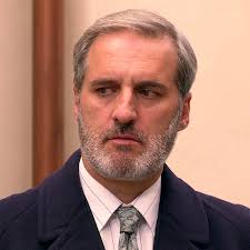 Isidro pone a prueba la lealtad de Felipe hacia Crespo: "Le estoy  ofreciendo recuperar lo que es suyo"