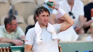 French Open 2026 results: Casper Ruud overcomes struggles with Paris heat to reach second round