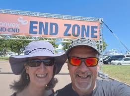 American Couple Enjoy Convex End-to-End