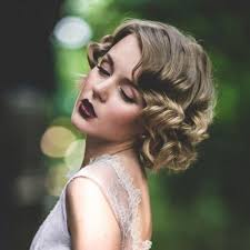 Medium length hair hairstyles are also versatile and easy to manage like long hairstyles. 26 Short Wedding Hairstyles And Ways To Accessorize Them Hair Styles Short Wedding Hair Medium Hair Styles