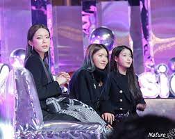 Vorschau zu fack ju göhte. Only Bangtan Ph On Twitter 2017 Mama Foreshadowing Suga S Collabs Suran Heize Iu These Are Amazing Solo Women Artists Who S Next Iuxsuga Bts Bts Twt Https T Co 7srdkp5nn6