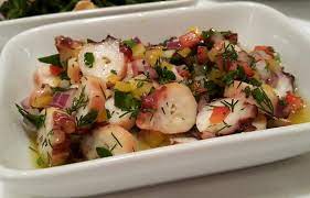 Ahtapotu ayıkladıktan sonra bacaklarındaki etlerin beyaz ve. Ahtapot Salatasi Picture Of Inci Balik Restaurant Izmit Tripadvisor