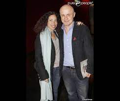 Pour les autres membres de la famille, voir poivre d'arvor. Olivier Poivre D Arvor Et Sa Femme Lors De La Soiree De Lancement Du Sidaction 2012 A Paris Le 12 Mars 2012 Purepeople