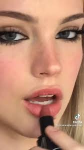 Mary Miron's Instagram, Twitter & Facebook