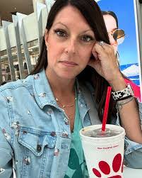 Melissa Bednar's Instagram, Twitter & Facebook