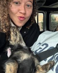 Hank is here!!🌭🐾