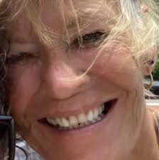 I am channeling Cleopatra Selene II the only daughter of Cleopatra and Mark  Antony. I pretty happy with how my makeup turned out although I didn't have  all the right makeup and