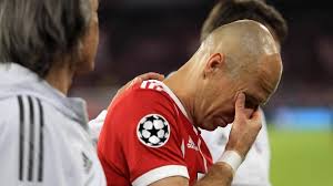 Arjen robben suffered a lower leg injury and has had a subsequent mri, but did not wish to disclose the results with reporters. Fc Bayern Arjen Robben Tritt Reise Nach Madrid Gar Nicht An