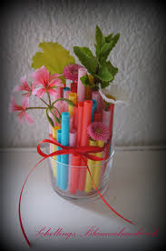 Kunterbunte Tischdeko Mit Trinkhalmen Handmade Kultur Kindergeburtstag Tischdeko Trinkhalm Kleine Blumen