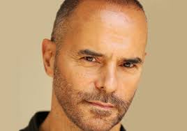 Former Eastenders star to guest present