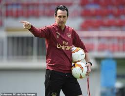 Why do they always pass straight to the opponent when i have a player making an open run? Arsenal Hold Talks Over Move For Psg Right Back Thomas Meunier Express Digest